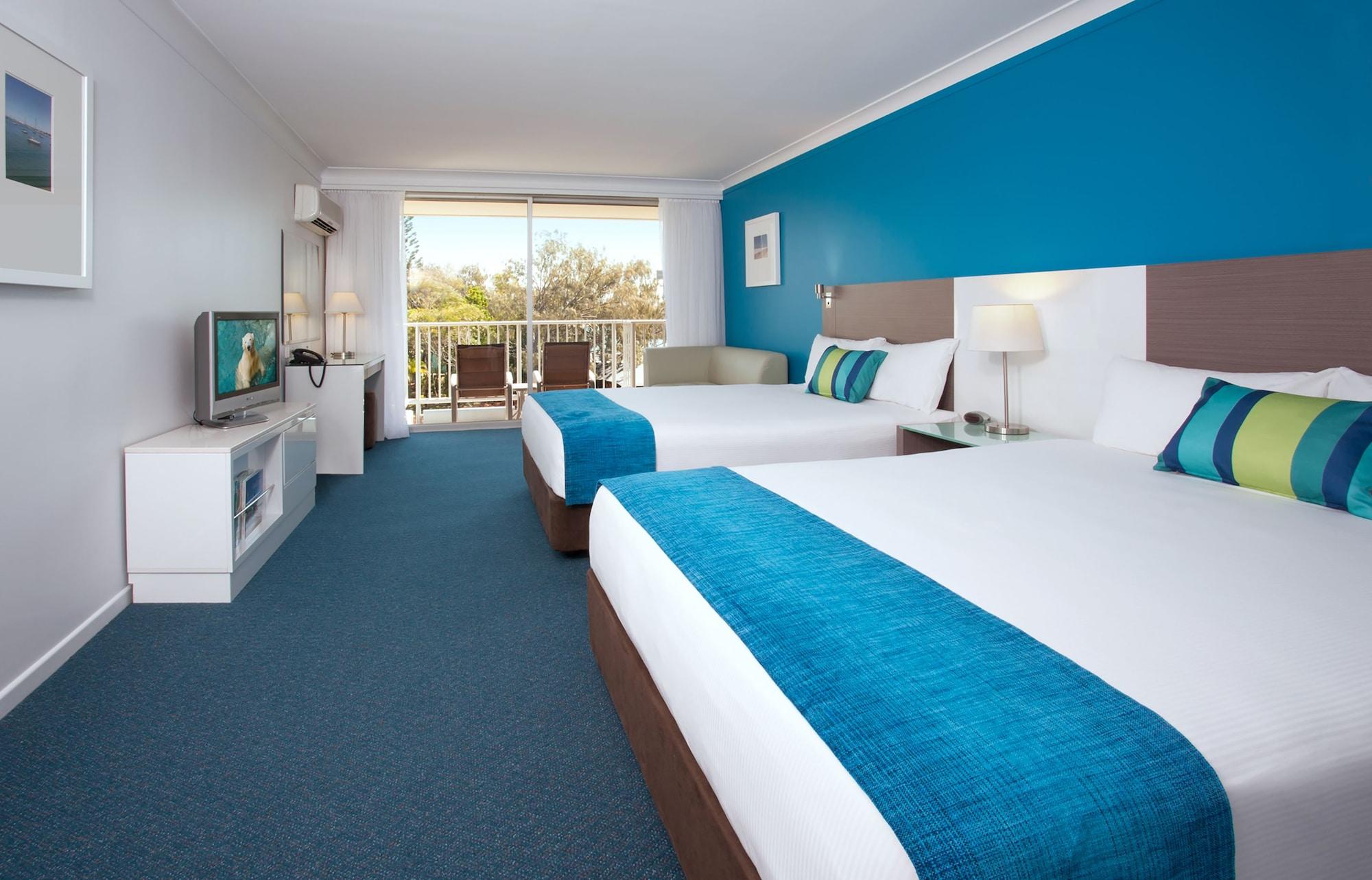 Sea World Resort 4*