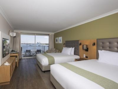 Sea World Resort 4*